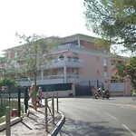 La Desirade Apartment