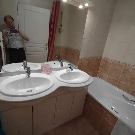 La Desirade Apartment *