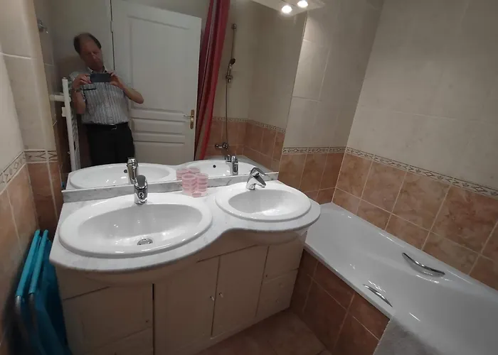 La Desirade Apartment *